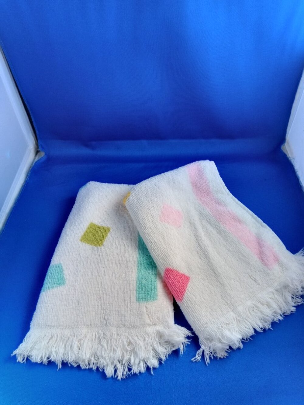 Vintage mid century Martex fingertip guest towels geo design on white USA